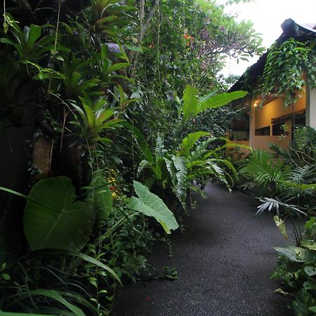 Sari Gong Guest House, A Trishula Collection 우붓 외부 사진