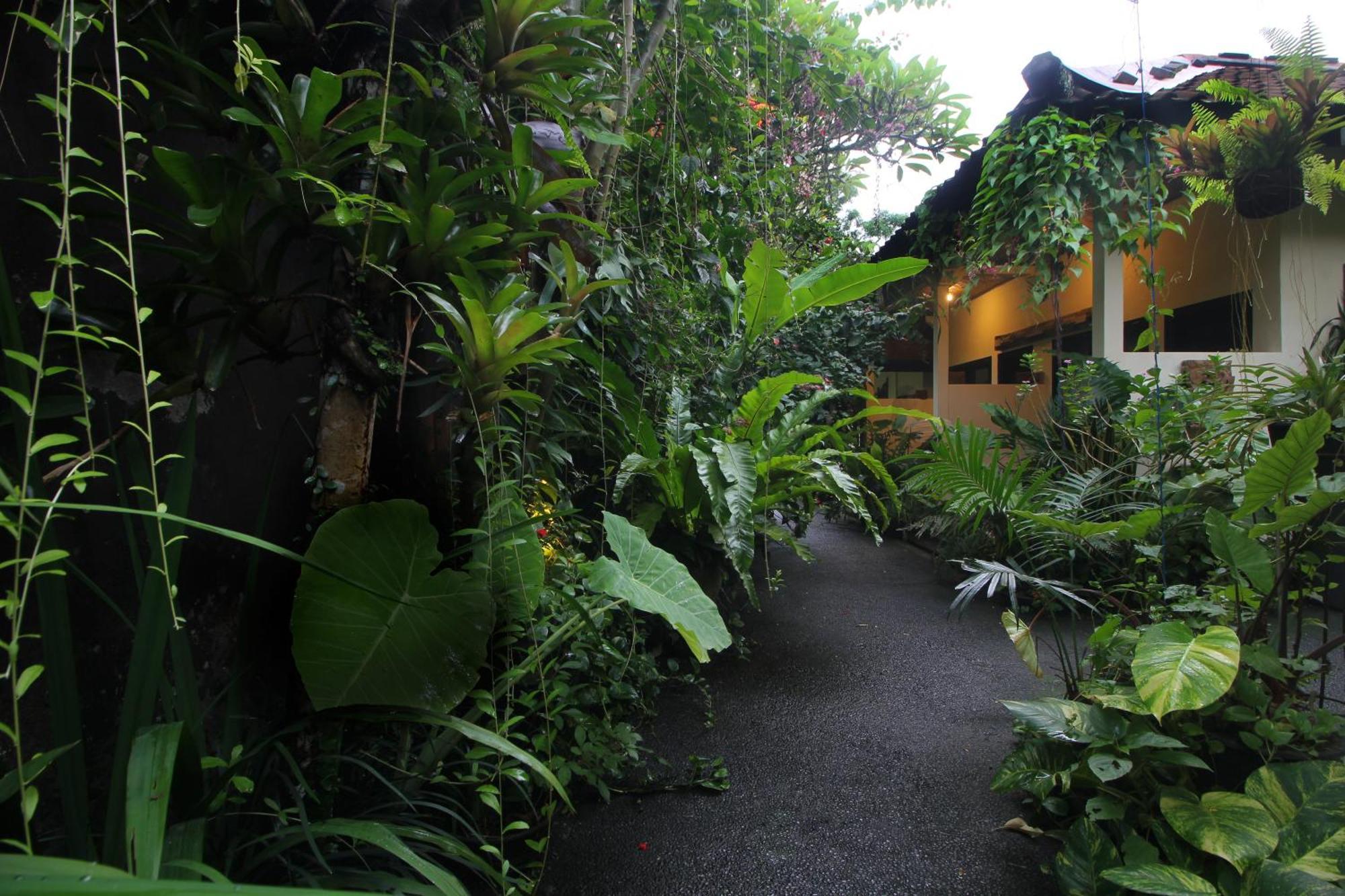 Sari Gong Guest House, A Trishula Collection 우붓 외부 사진