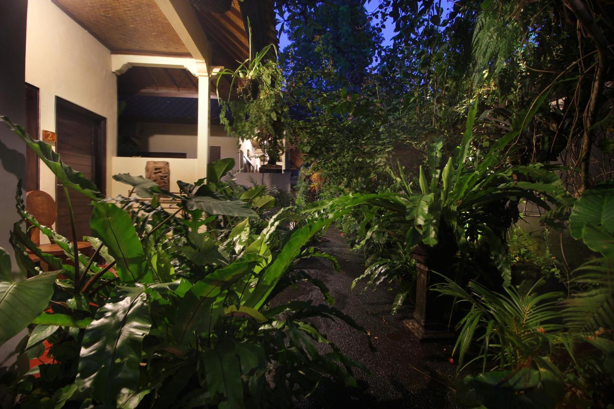 Sari Gong Guest House, A Trishula Collection 우붓 외부 사진